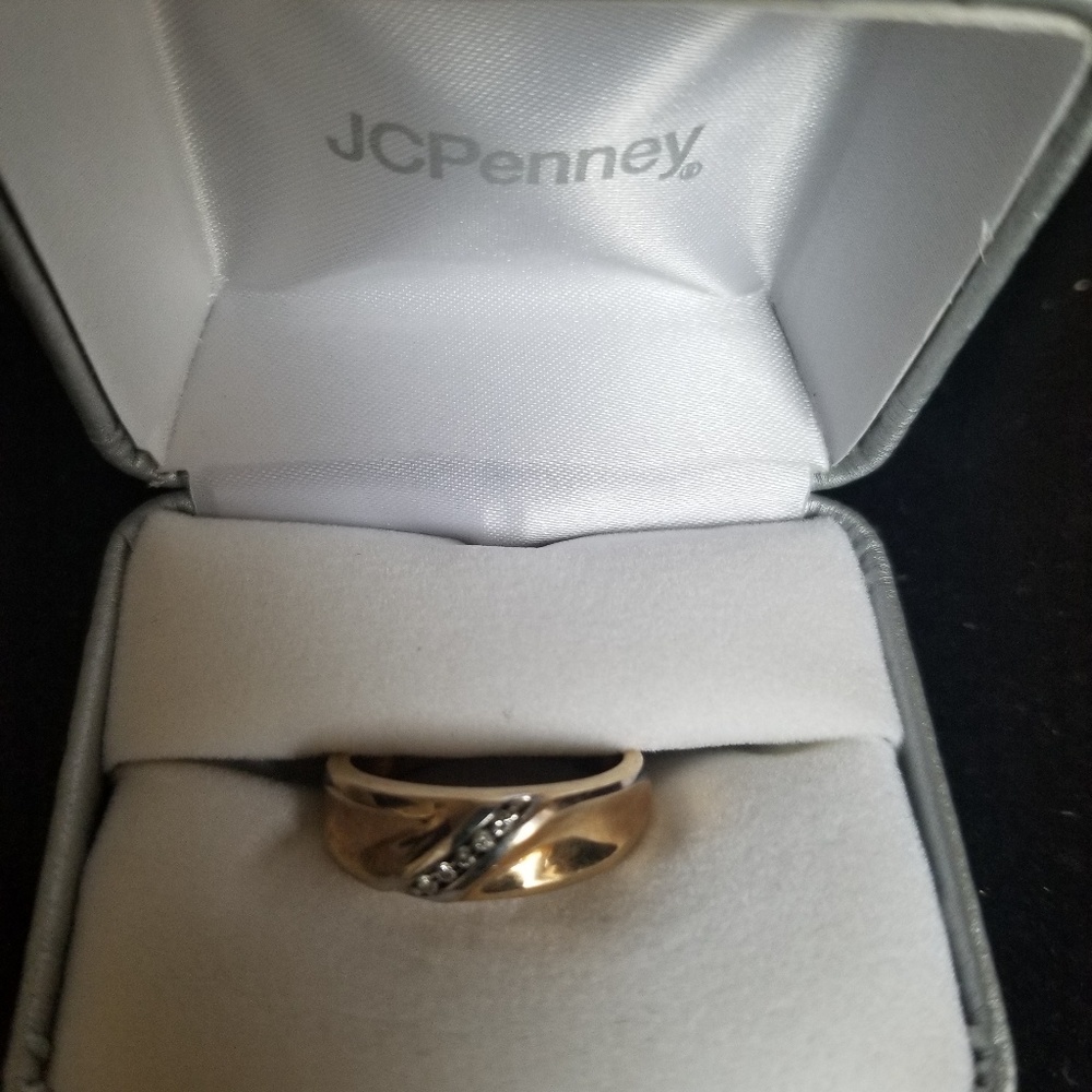 Diamond band ring